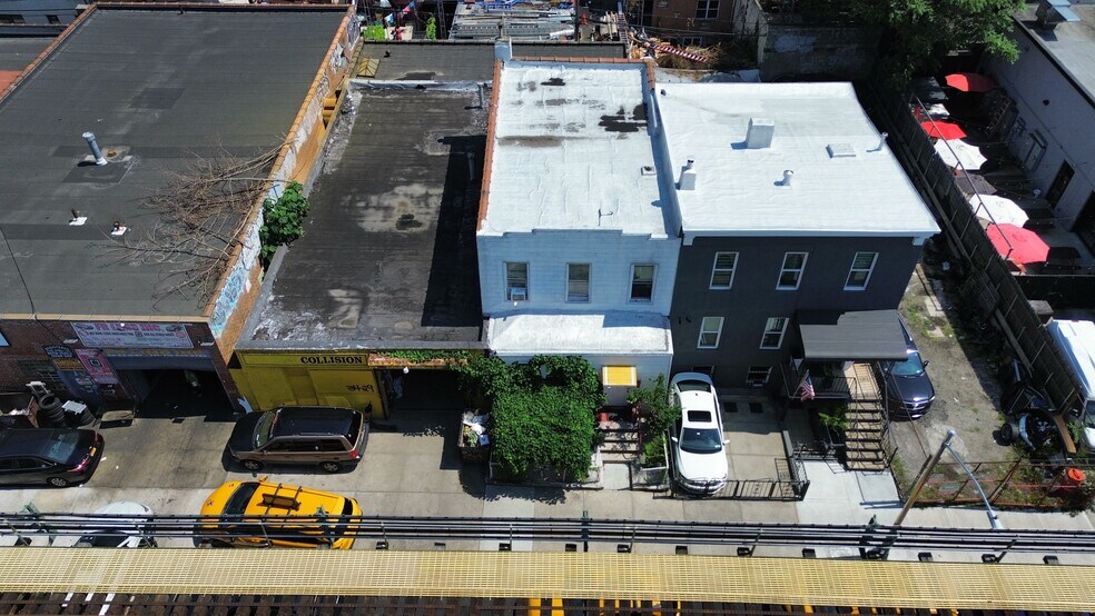 Primary Photo Of 3431 31st St, Astoria General Retail For Sale