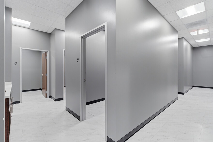 More Photos Of 685 E Grand Blvd, Corona Storefront Retail Office For Lease