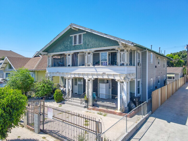 More Photos Of 239 W 43rd St, Los Angeles Apartments For Sale