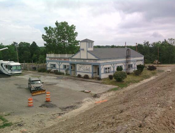 Primary Photo Of 365 E Hines Hill Rd, Hudson Restaurant For Sale