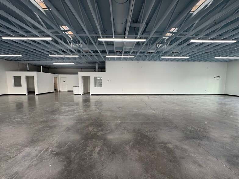 More Photos Of 125 Division St, Waite Park Auto Dealership For Sale