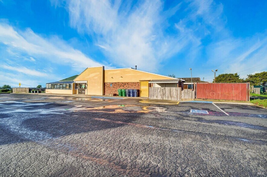 More Photos Of 760 S Main St, Fort Bragg Restaurant For Sale