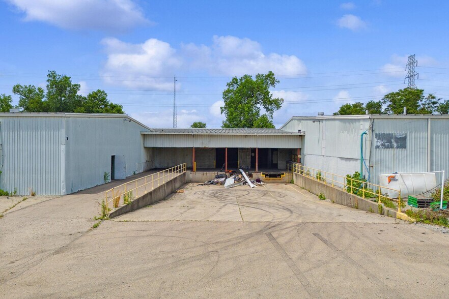 More Photos Of 724 N Irwin St, Dayton Warehouse For Sale