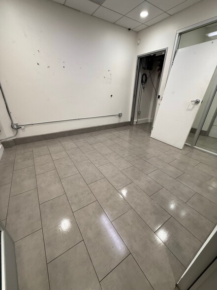 More Photos Of 1131 E South St, Long Beach Warehouse For Sale