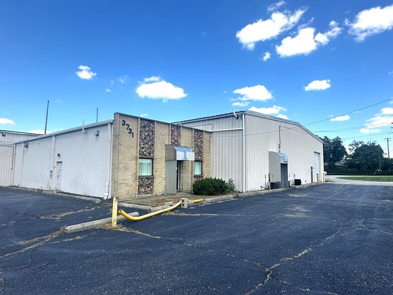 More Photos Of 3731 W Alexandersville Bellbrook Rd, Dayton Warehouse For Sale