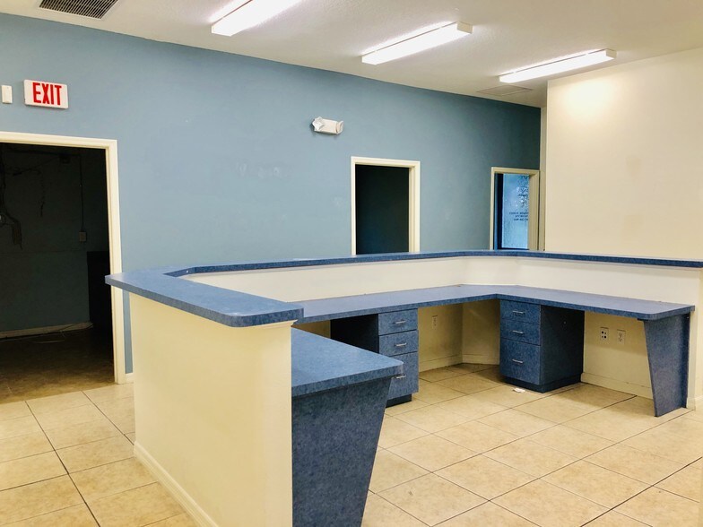 More Photos Of 1708-1718 Lexington Green Ln, Sanford Medical For Sale