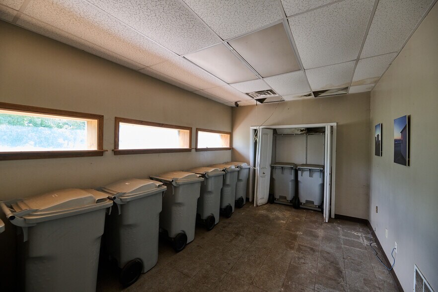 More Photos Of 7464 Sharon Mercer Rd, Mercer General Retail For Sale