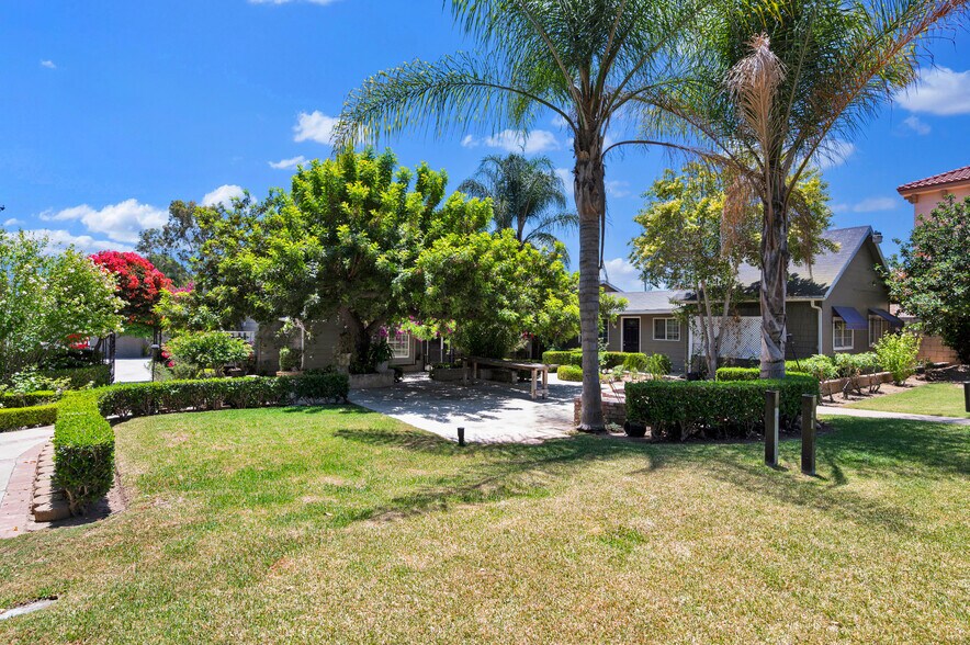 More Photos Of 801 W Whittier Blvd, La Habra Storefront Retail Residential For Sale