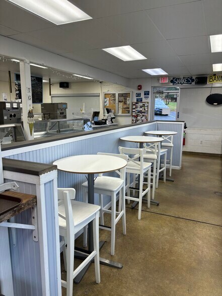 More Photos Of 5130 Chestnut St, Emmaus Fast Food For Sale
