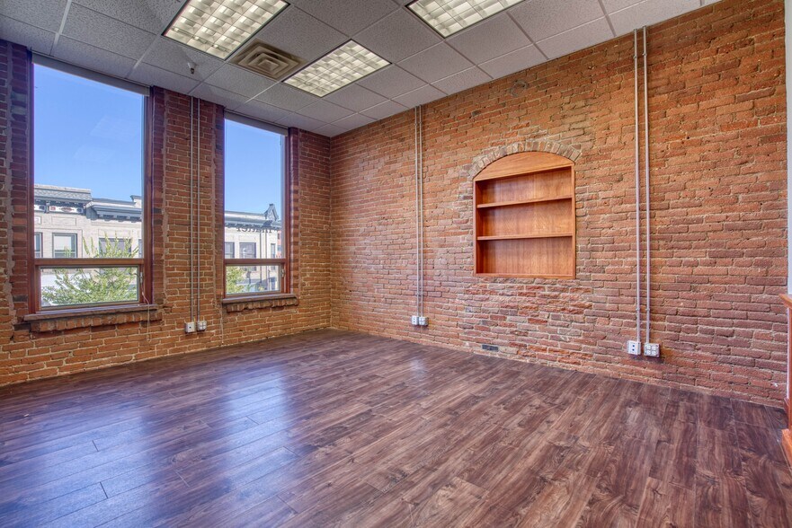 More Photos Of 1136 Pearl St, Boulder Office For Lease