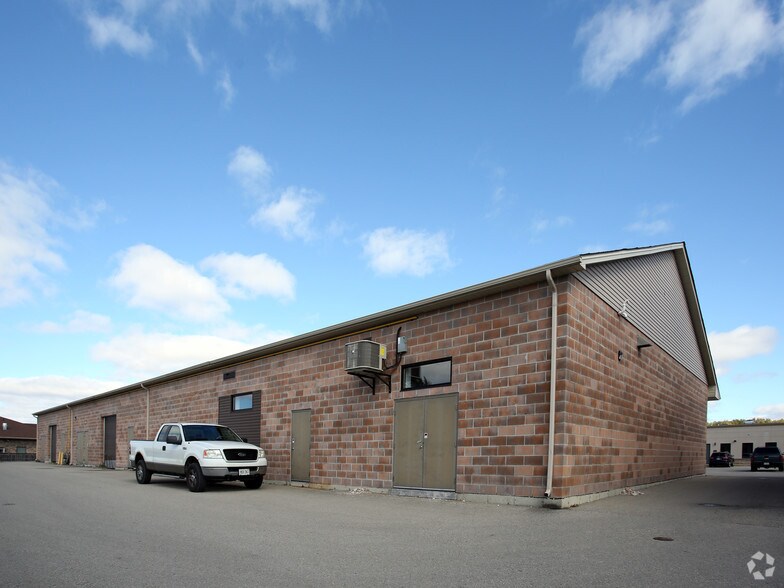 More Photos Of 1828 Blue Heron Dr, London Service For Lease