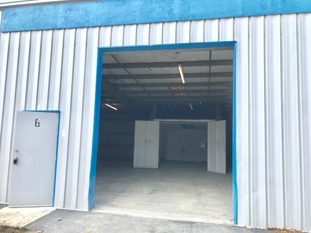 More Photos Of 825 15th St, Lake Park Warehouse For Lease