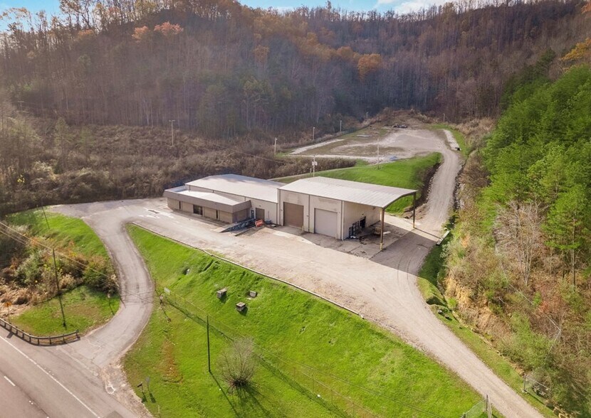 More Photos Of 6546 N KY Highway 15, Hazard Showroom For Sale