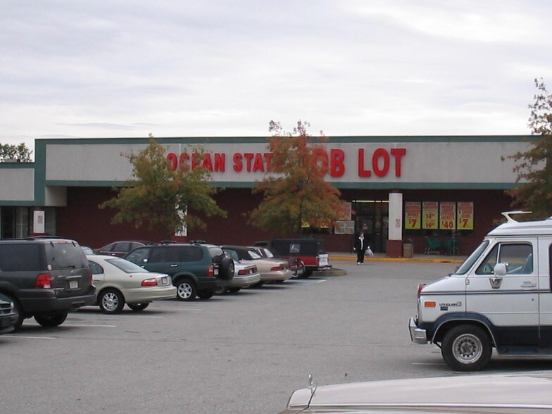 More Photos Of 8-10 Merchants Way, Middleboro Unknown For Lease