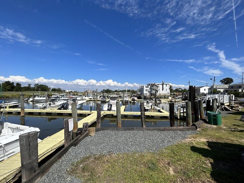 More Photos Of 53-61 N Park Ave, Keansburg Marina For Sale