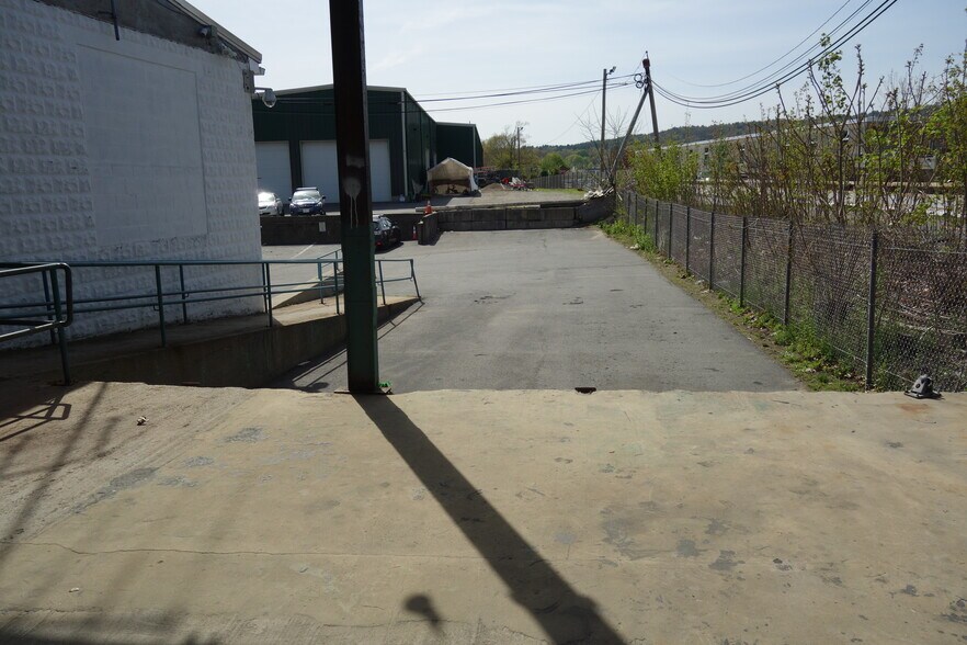 More Photos Of 25 Summer Ave, Waltham Manufacturing For Lease