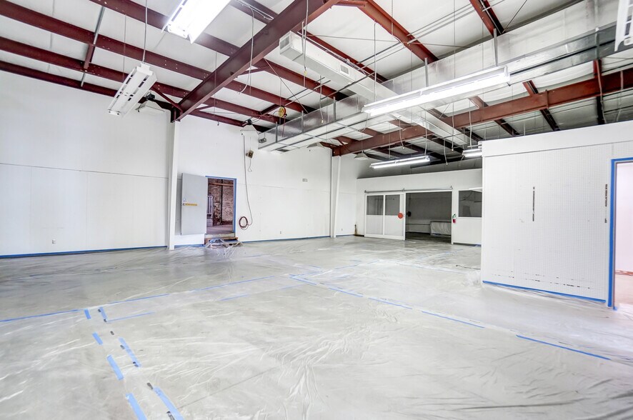 More Photos Of 413-419 N Main St, Findlay Showroom For Sale