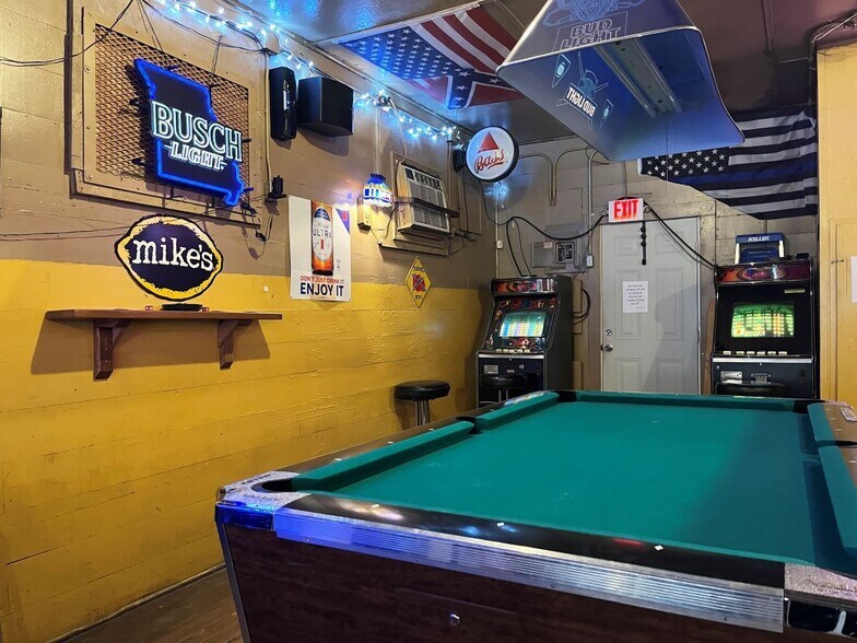 More Photos Of 111 Cypress st, Essex Bar For Sale