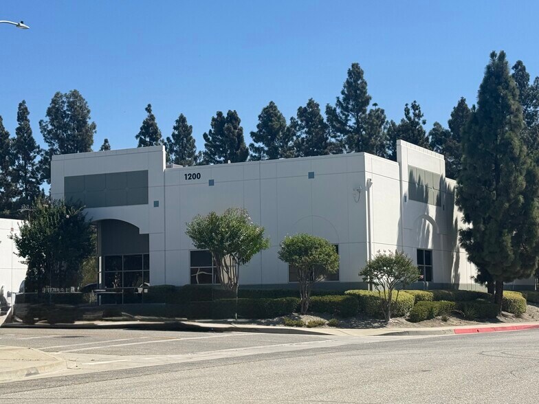 More Photos Of 1200 Mountain View Ctr, Azusa Warehouse For Lease