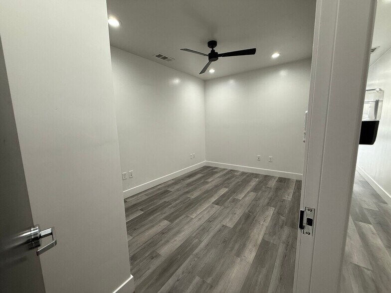 More Photos Of 514-520 McHenry Ave, Modesto Storefront For Lease