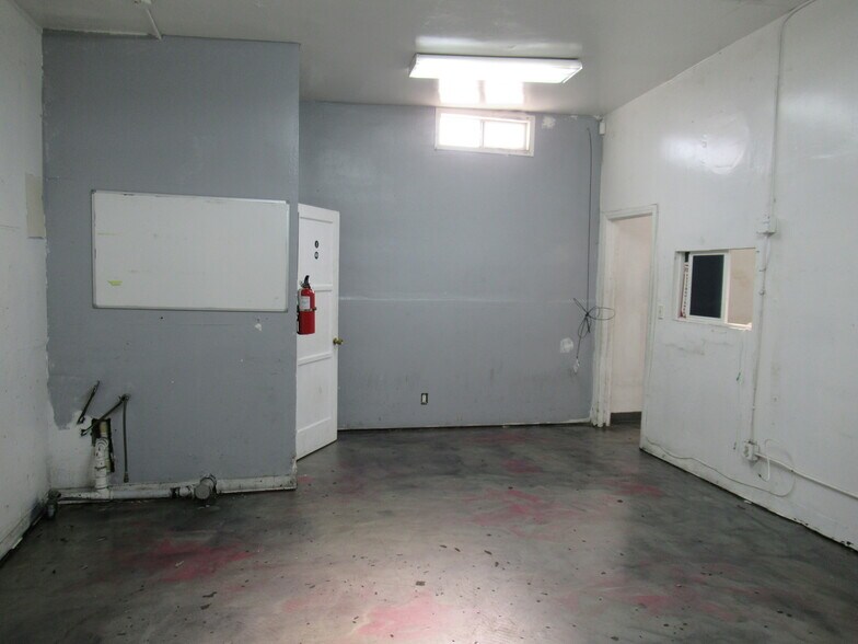 More Photos Of 1212 N Wilmington Ave, Compton Storefront For Lease