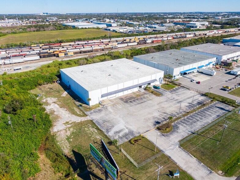 More Photos Of 6608 E Adamo Dr, Tampa Warehouse For Lease