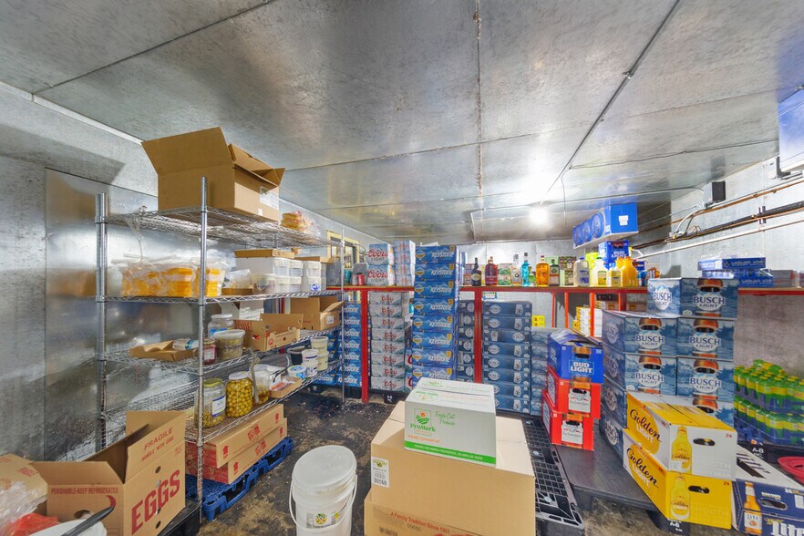 More Photos Of 209 N 5th Ave E, Truman Freestanding For Sale