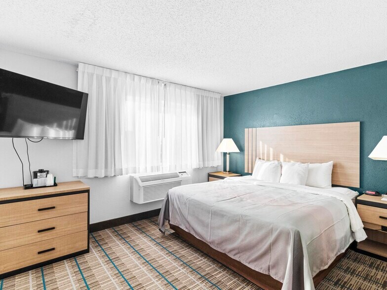 More Photos Of 15150 Brighton Rd, Brighton Hotel For Sale