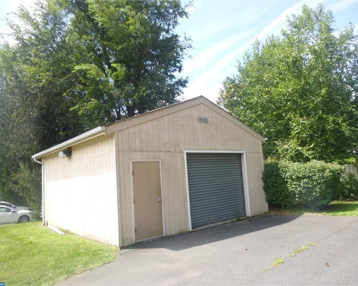 More Photos Of 724 S Broad St, Lansdale Office For Sale