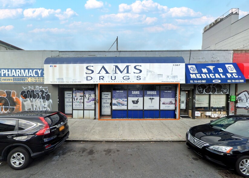 Primary Photo Of 1081 Gates Ave, Brooklyn Flex For Lease