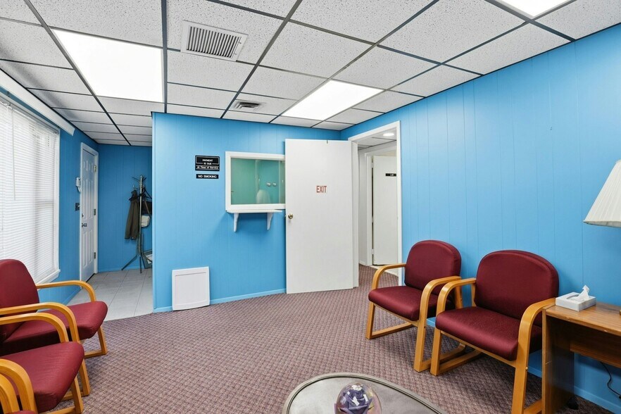 More Photos Of 4169 Iris Pl, Bethpage Medical For Sale