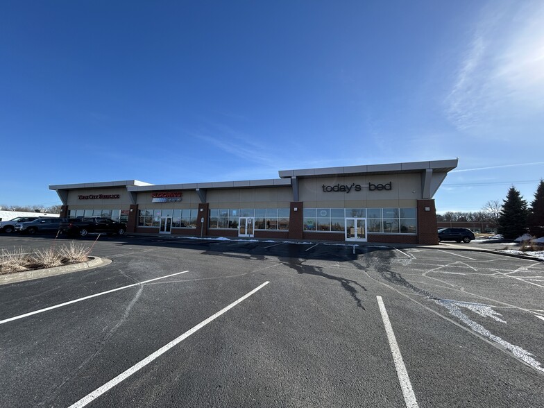 Primary Photo Of 7828 Hudson Rd, Woodbury Freestanding For Lease