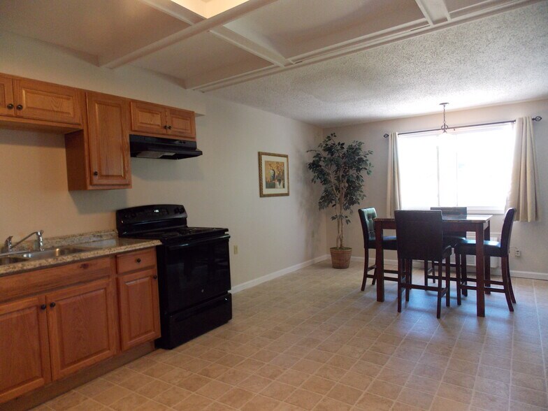 More Photos Of 37067 Nys Route 12, Clayton Hotel For Sale
