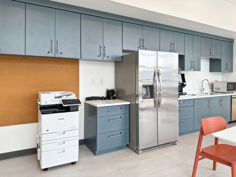 More Photos Of 1225 W 25th St, Norfolk Coworking Space