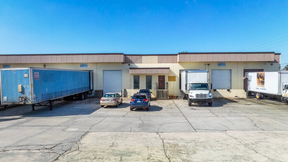 More Photos Of 4351 35th St, Orlando Warehouse For Sale