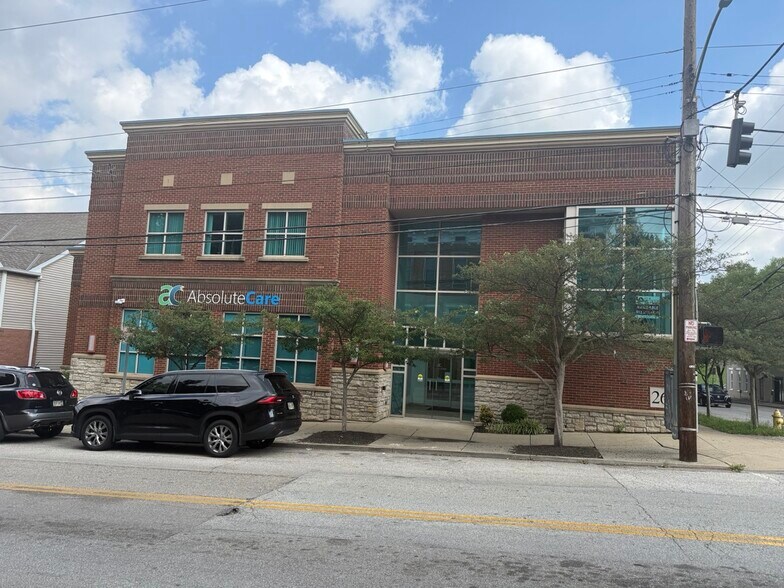 Primary Photo Of 260 E University Ave, Cincinnati Medical For Sale
