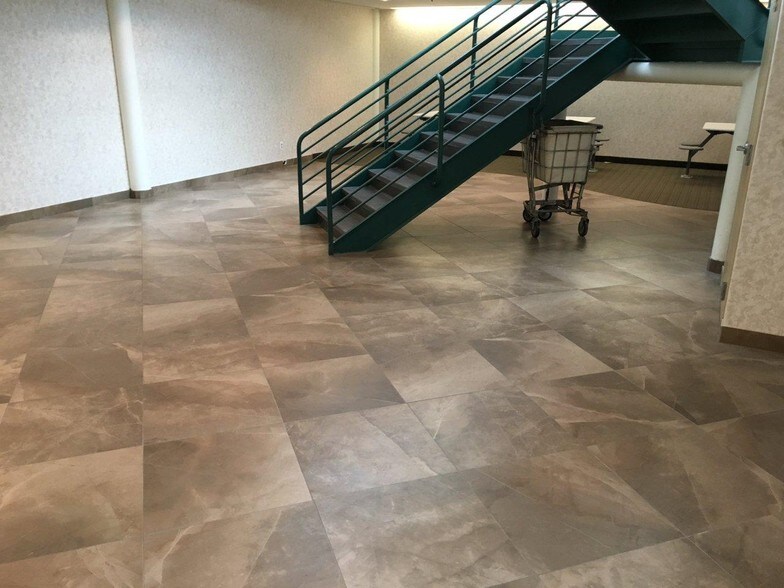 More Photos Of 29877 Telegraph Rd, Southfield Medical For Lease