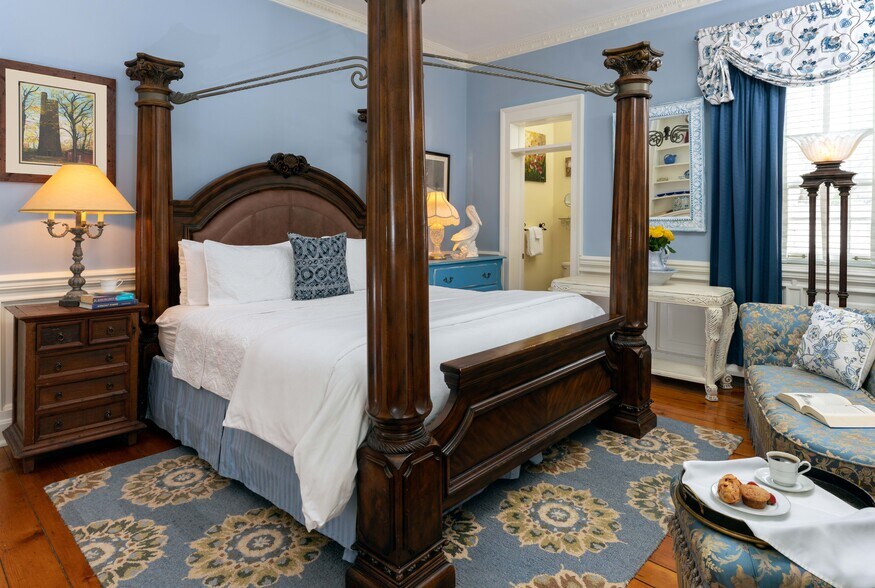 More Photos Of 28 W Bridge St, New Hope Hospitality For Sale