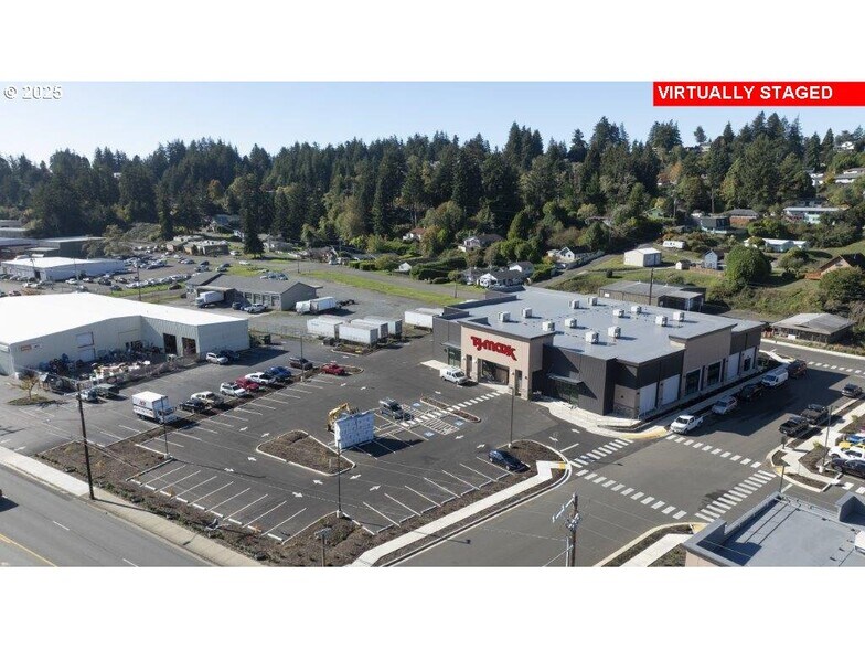 More Photos Of 1233 Teakwood Ave, Coos Bay General Retail For Sale