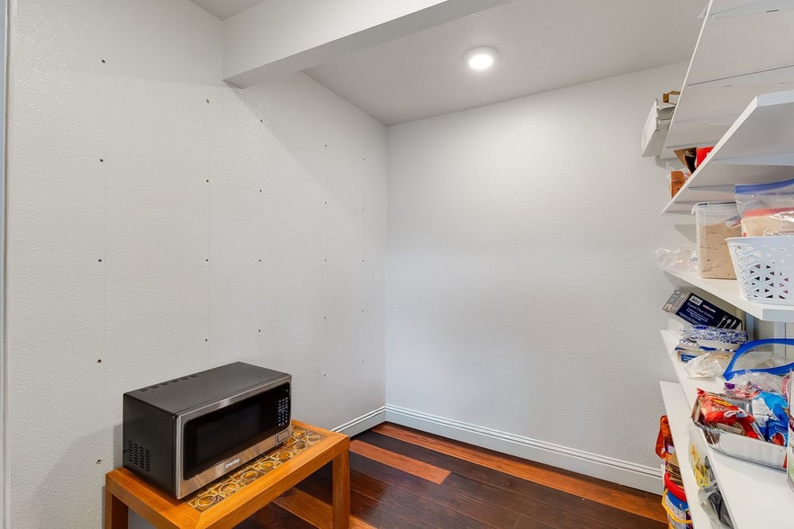 More Photos Of 1966 Broadway St, Vallejo Storefront For Sale