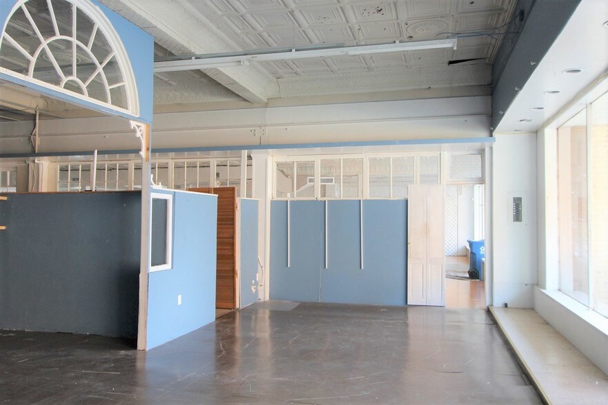 More Photos Of 1850 Church St, Appomattox Bar For Sale