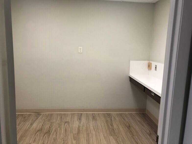 More Photos Of 331 N Maitland Ave, Maitland Medical For Sale