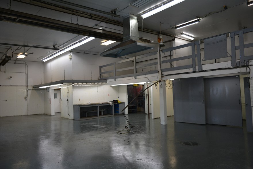 More Photos Of 10123 95th Ave, Fort St John Warehouse For Lease