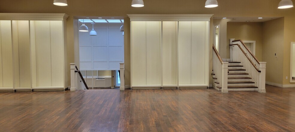 More Photos Of 135 Depot St, Manchester Center General Retail For Lease