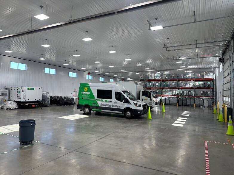 More Photos Of 1000 Randall Ct, Export Warehouse For Lease