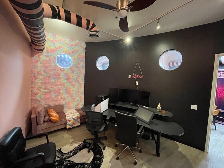 More Photos Of 2312 W Burbank Blvd, Burbank Loft Creative Space For Lease