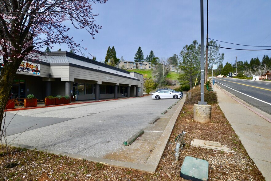 More Photos Of 840 E Main St, Grass Valley Movie Theatre For Sale