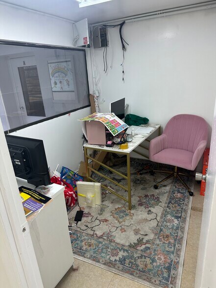 More Photos Of 7314 Yellowstone Blvd, Forest Hills Storefront Retail Residential For Lease