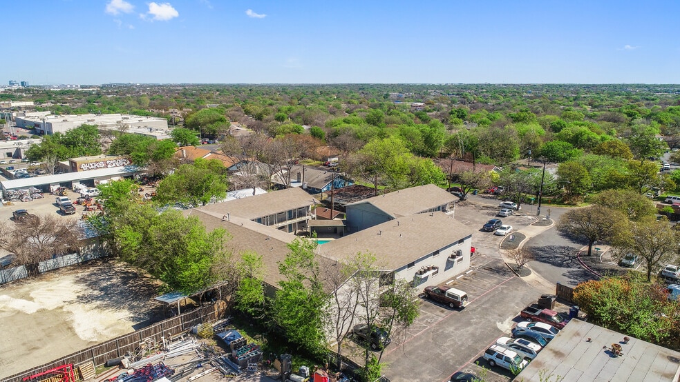 More Photos Of 8502 Dryfield Dr, Austin Apartments For Sale