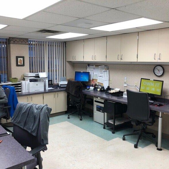 More Photos Of 2025 Swift Ave, North Kansas City Medical For Lease